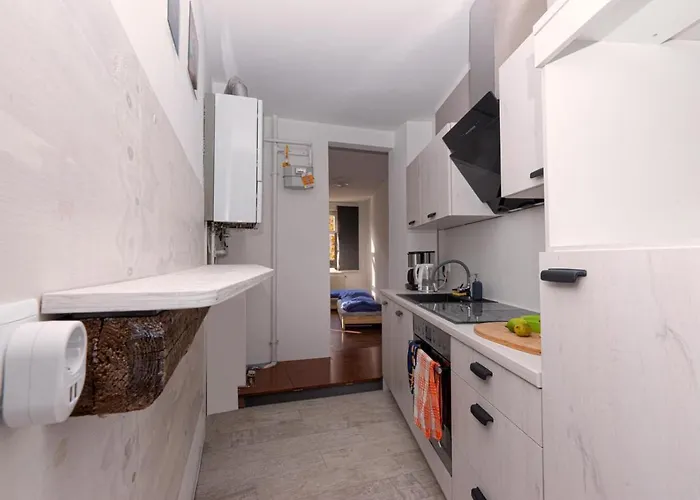 Temporary Living - Rest And Relax * Eisenach